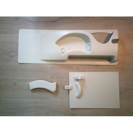 Plastic gedeelte in hordeur