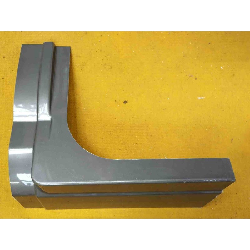 Zijskirt hoek onder gaskast