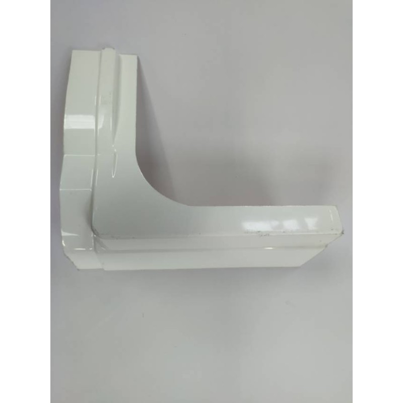 Zijskirt hoek onder gaskast