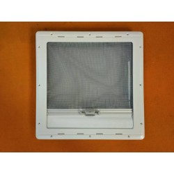 Complete set: raam 550x550x32 met kozijnen, hor en verduistering